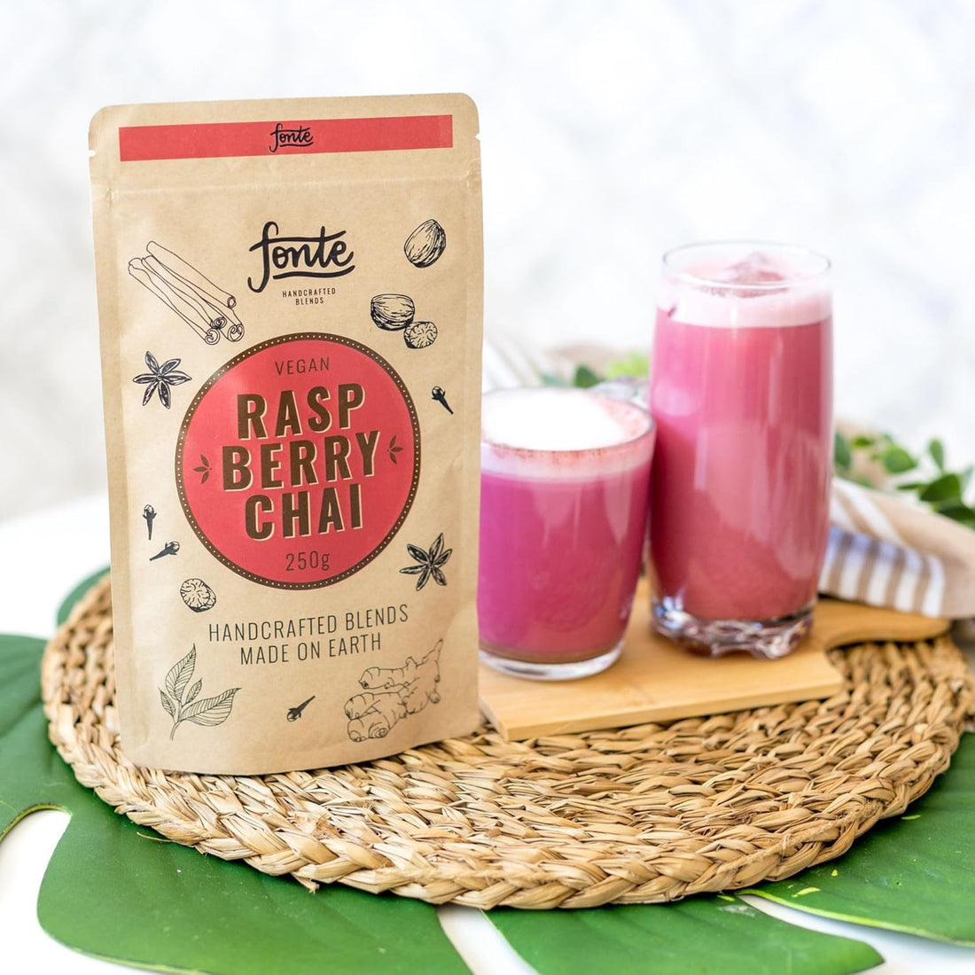 Fonte Vegan Raspberry Chai Latte Pulver, Handgemachte Gewürzmischung mit Schwarzem Tee und Himbeere, 250g Packung, Natürliche Zutaten