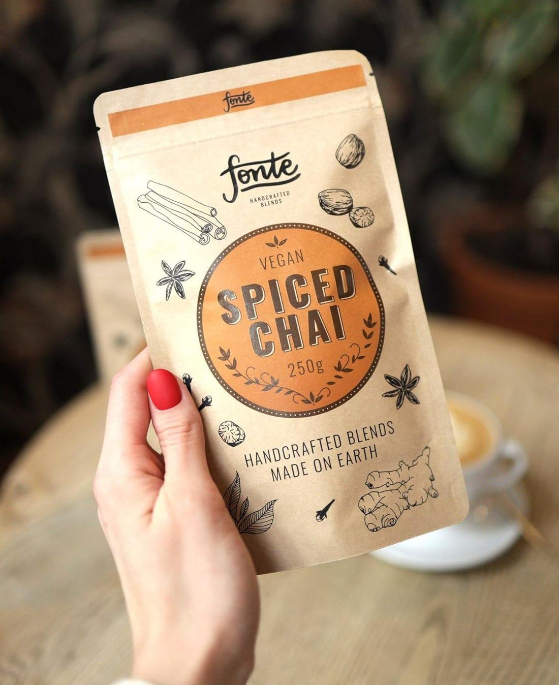 Fonte Handcrafted Vegan Spiced Chai Tee Mischung, 250g Pulver, Traditionelle Gewürzmischung mit Schwarztee, Ingwer und Zimt, 12 Portionen